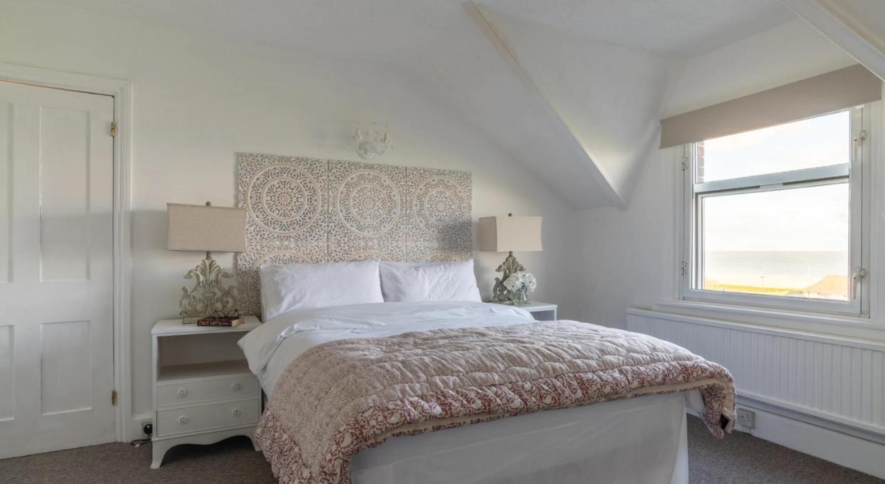 Tranquil Beachfront Beautiful 2-Bed Apartment 迪尔 外观 照片
